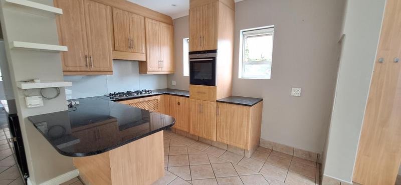 3 Bedroom Property for Sale in Nieuw Muckleneuk Gauteng