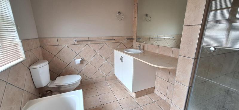 3 Bedroom Property for Sale in Nieuw Muckleneuk Gauteng