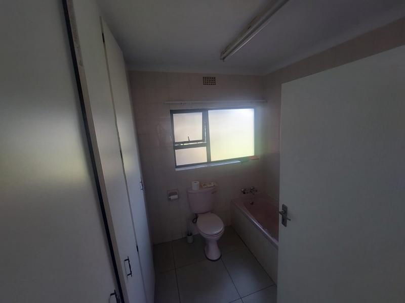 5 Bedroom Property for Sale in Greenhills Gauteng