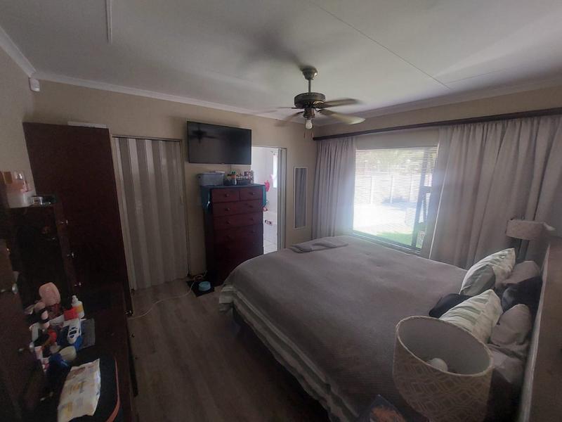 5 Bedroom Property for Sale in Greenhills Gauteng