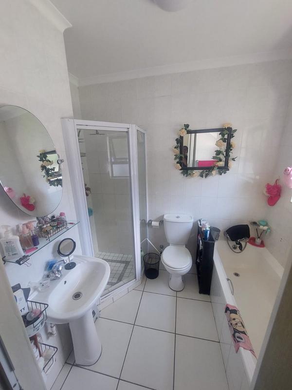 5 Bedroom Property for Sale in Greenhills Gauteng