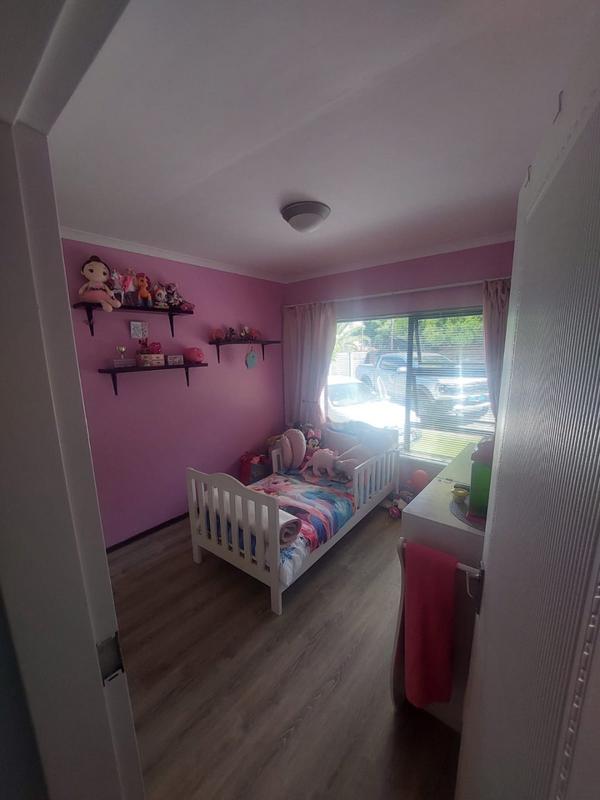 5 Bedroom Property for Sale in Greenhills Gauteng