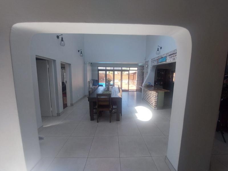 5 Bedroom Property for Sale in Greenhills Gauteng