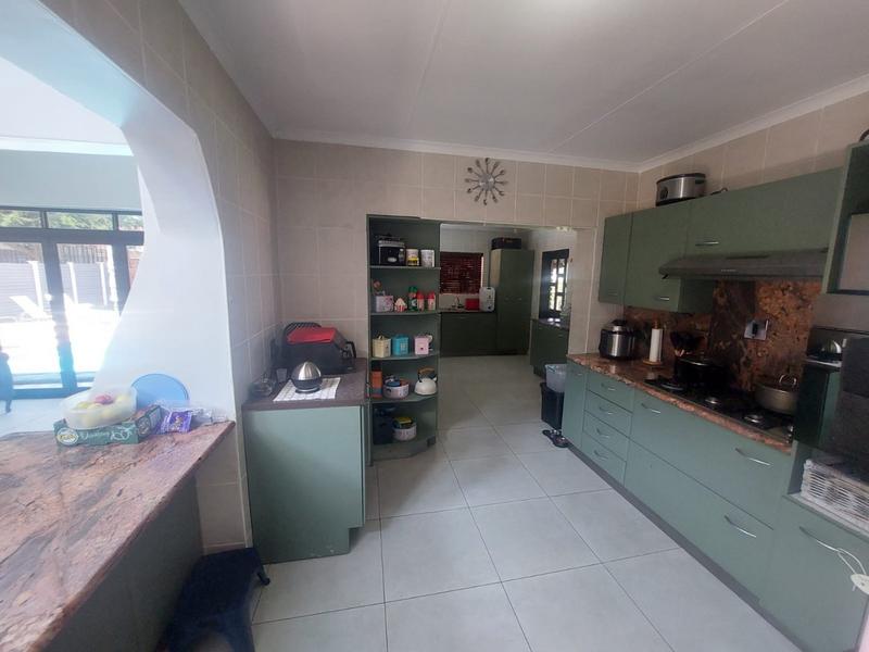 5 Bedroom Property for Sale in Greenhills Gauteng