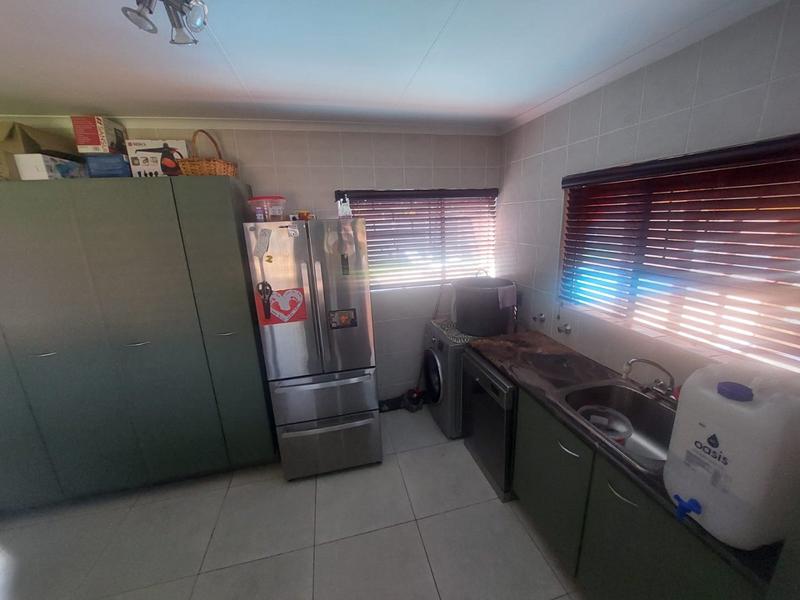 5 Bedroom Property for Sale in Greenhills Gauteng