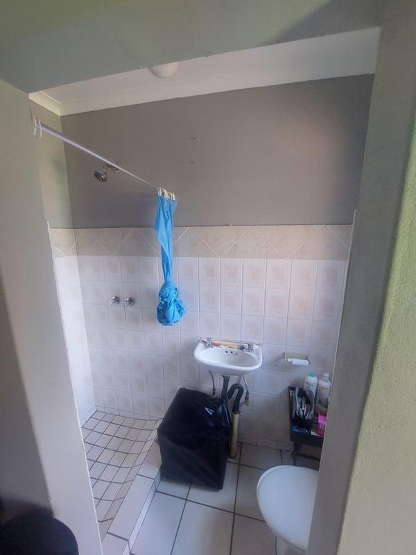 5 Bedroom Property for Sale in Greenhills Gauteng