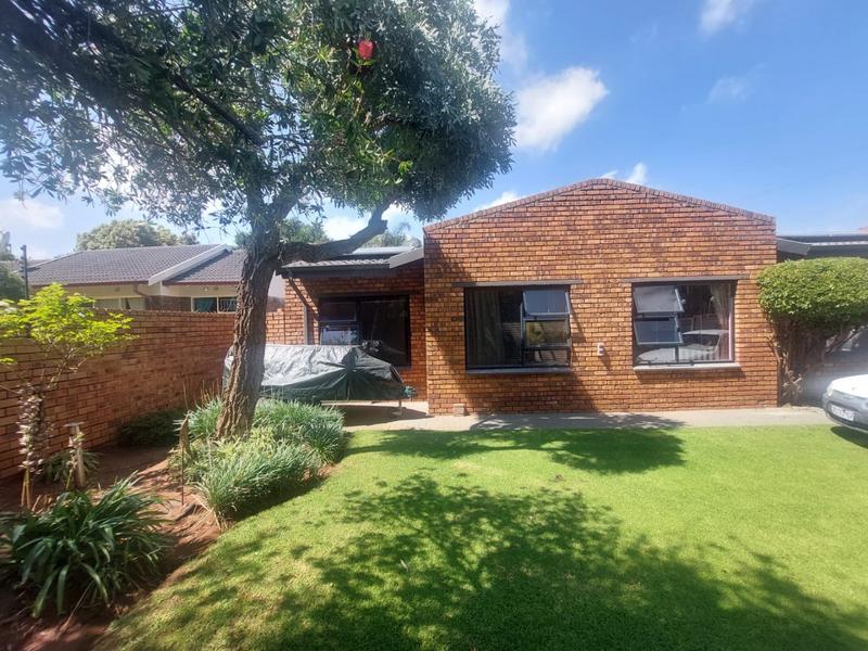 5 Bedroom Property for Sale in Greenhills Gauteng