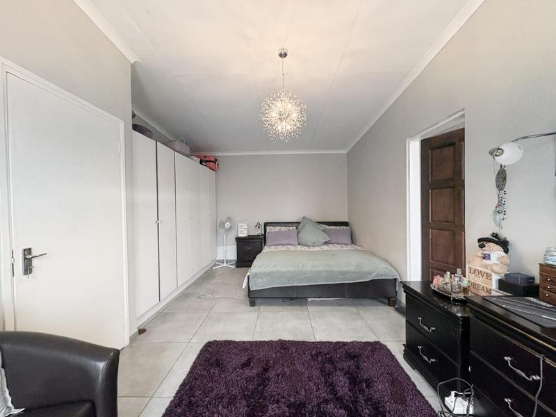 4 Bedroom Property for Sale in Wannenburghoogte Gauteng