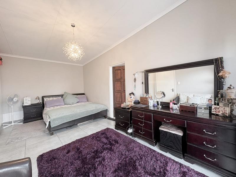 4 Bedroom Property for Sale in Wannenburghoogte Gauteng