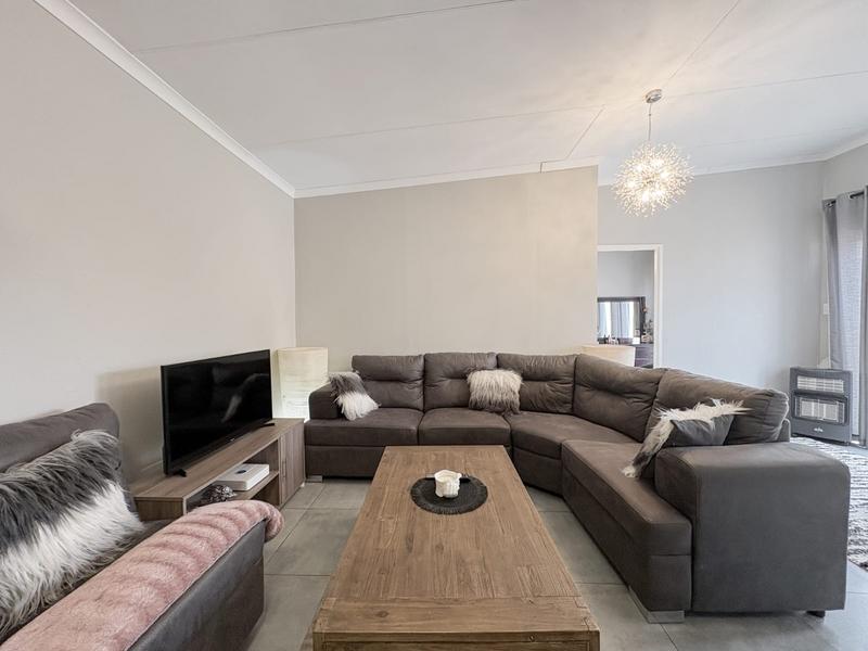 4 Bedroom Property for Sale in Wannenburghoogte Gauteng