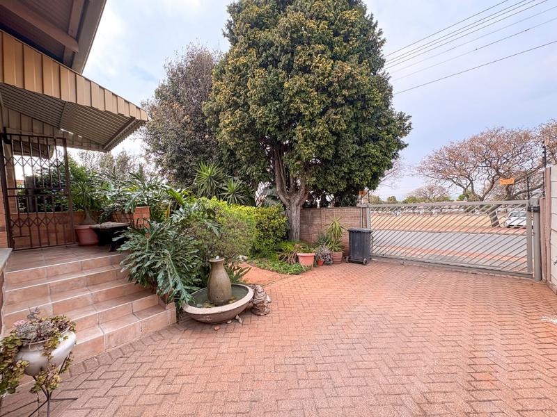 4 Bedroom Property for Sale in Wannenburghoogte Gauteng