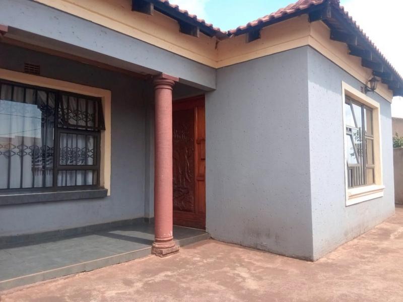 2 Bedroom Property for Sale in Zonkezizwe Gauteng