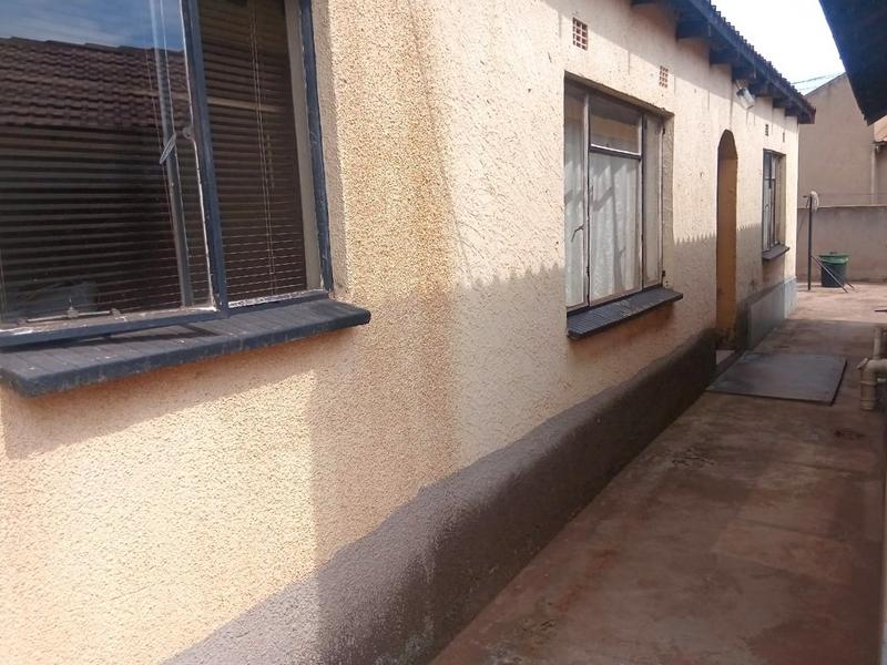 2 Bedroom Property for Sale in Zonkezizwe Gauteng