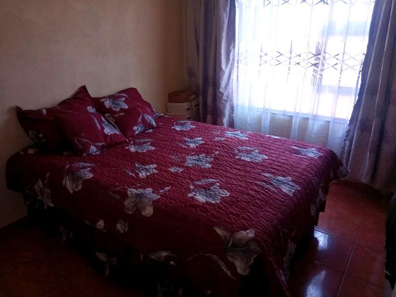 2 Bedroom Property for Sale in Zonkezizwe Gauteng