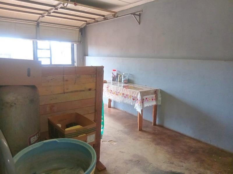 2 Bedroom Property for Sale in Zonkezizwe Gauteng