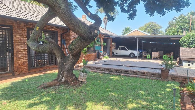 4 Bedroom Property for Sale in Hesteapark Gauteng