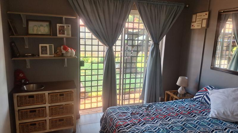 4 Bedroom Property for Sale in Hesteapark Gauteng