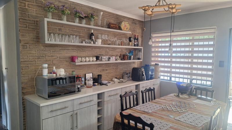 4 Bedroom Property for Sale in Hesteapark Gauteng