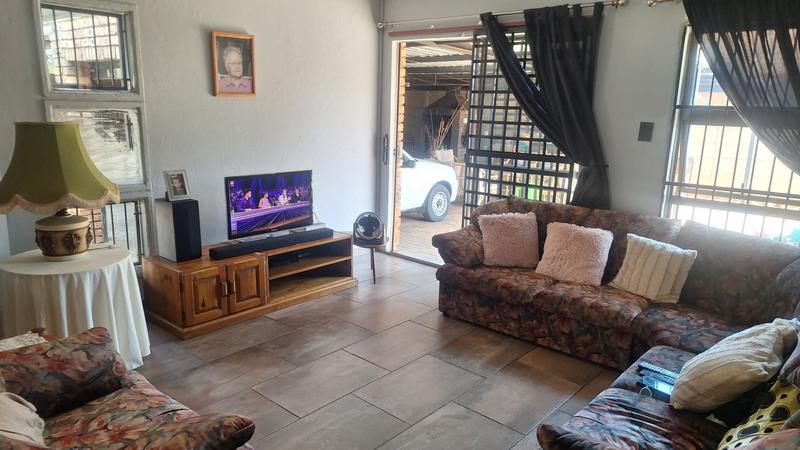 4 Bedroom Property for Sale in Hesteapark Gauteng