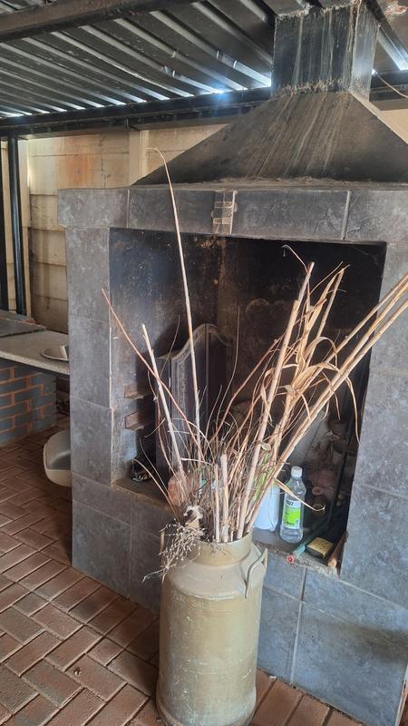 4 Bedroom Property for Sale in Hesteapark Gauteng