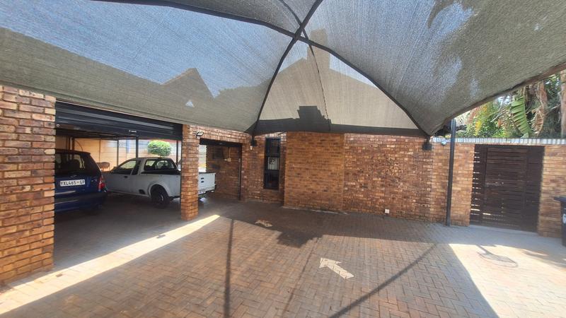 4 Bedroom Property for Sale in Hesteapark Gauteng