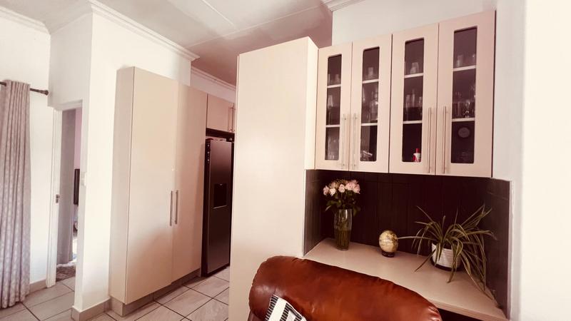3 Bedroom Property for Sale in Erasmus Park Gauteng