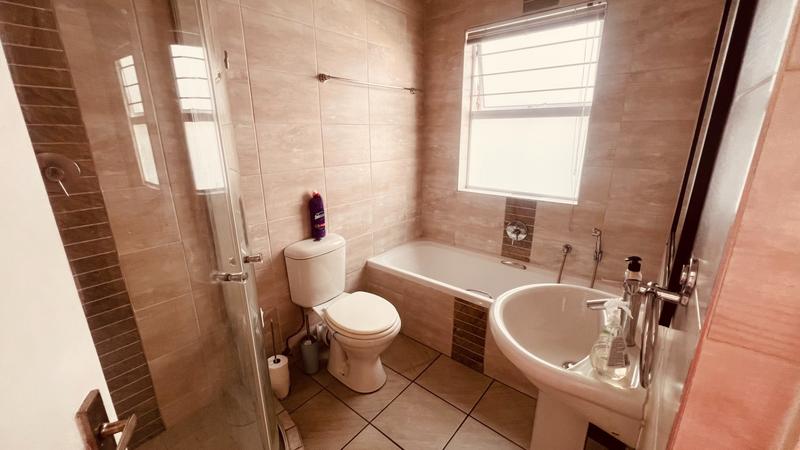 3 Bedroom Property for Sale in Erasmus Park Gauteng