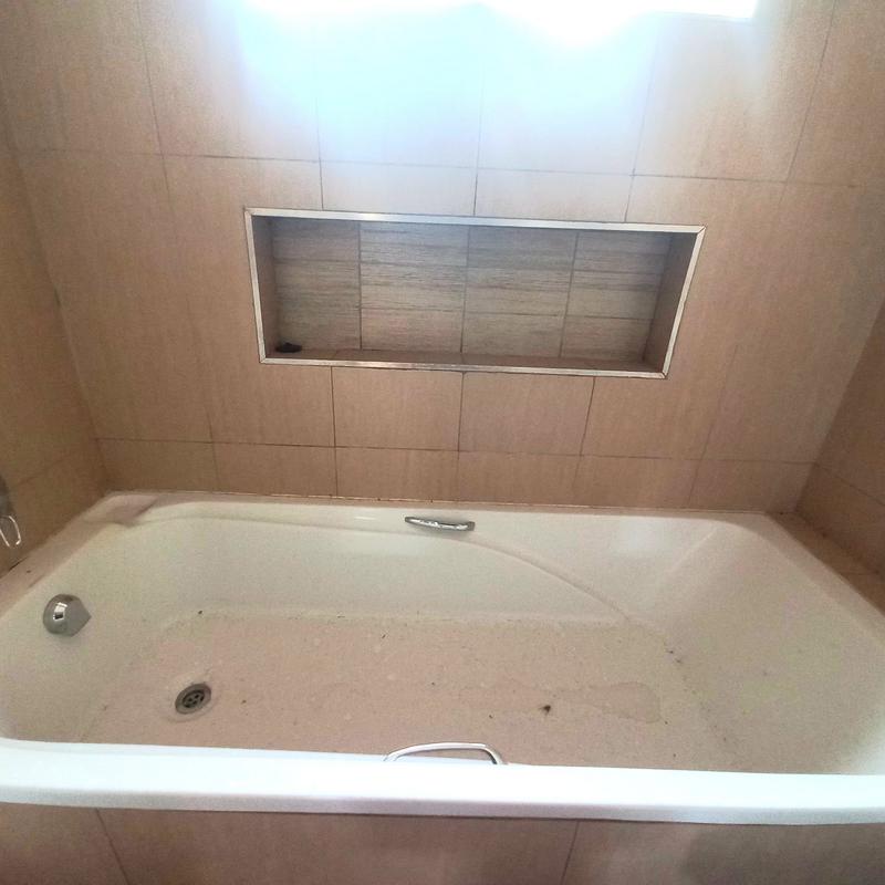 2 Bedroom Property for Sale in Andeon Gauteng