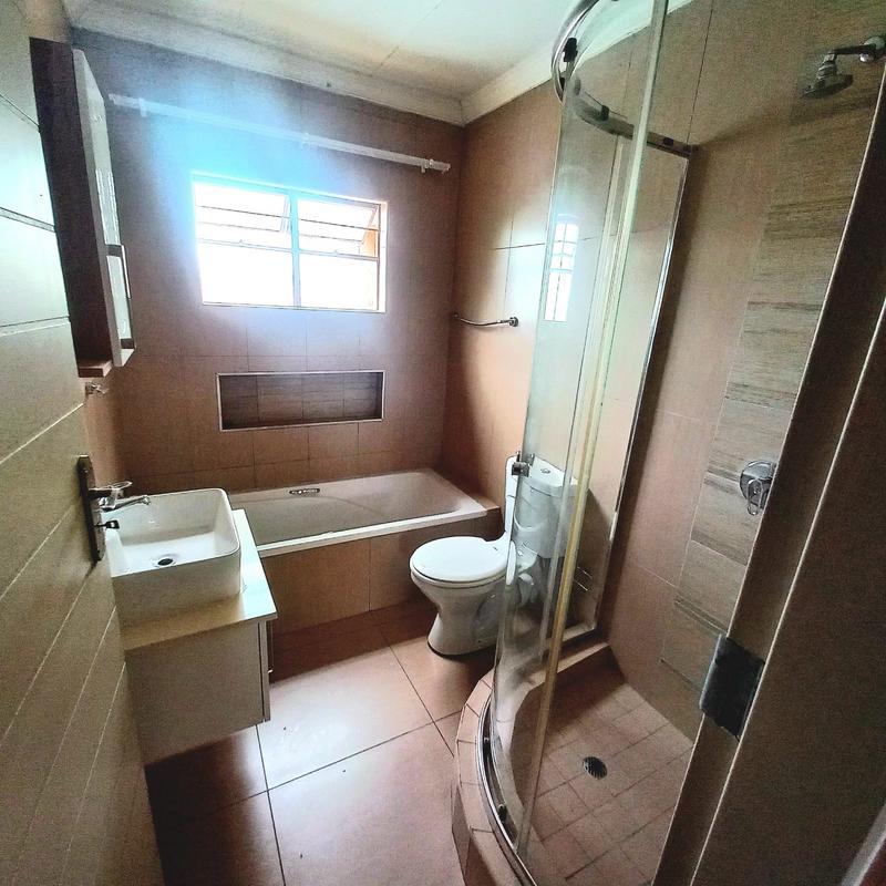 2 Bedroom Property for Sale in Andeon Gauteng
