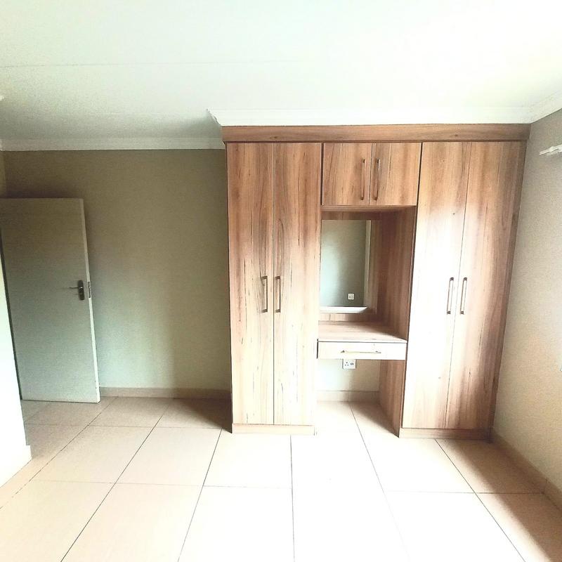 2 Bedroom Property for Sale in Andeon Gauteng
