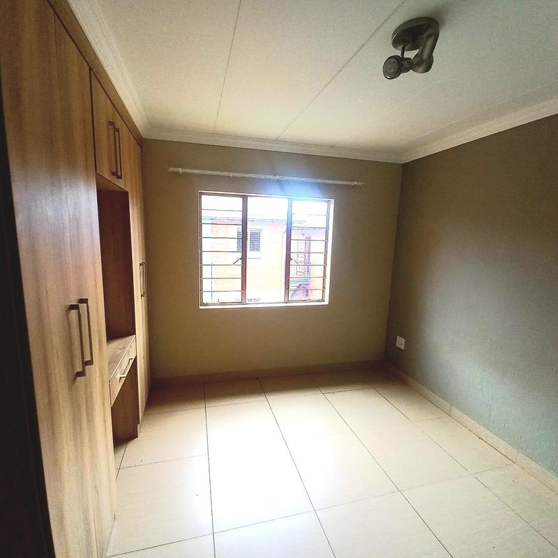 2 Bedroom Property for Sale in Andeon Gauteng
