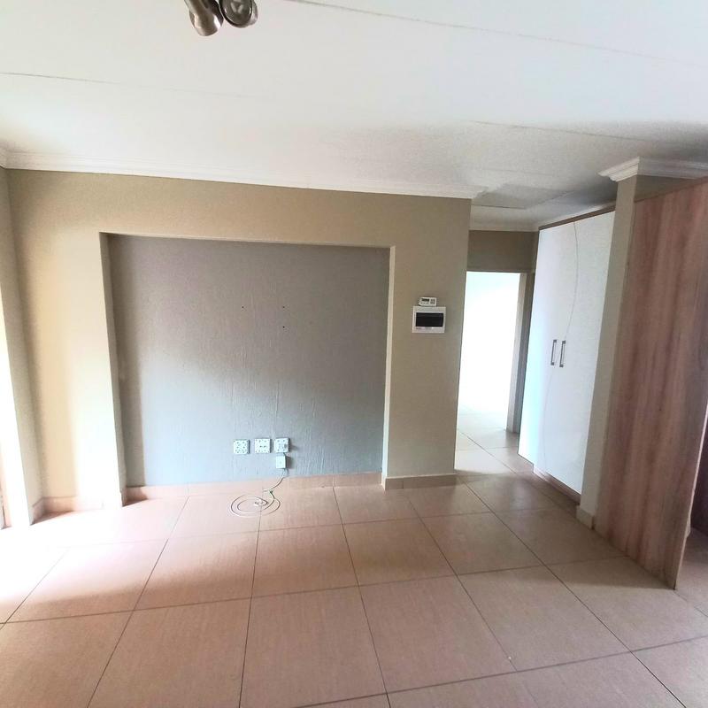 2 Bedroom Property for Sale in Andeon Gauteng