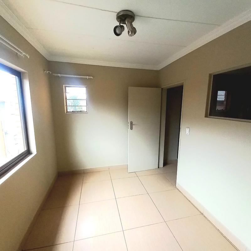 2 Bedroom Property for Sale in Andeon Gauteng