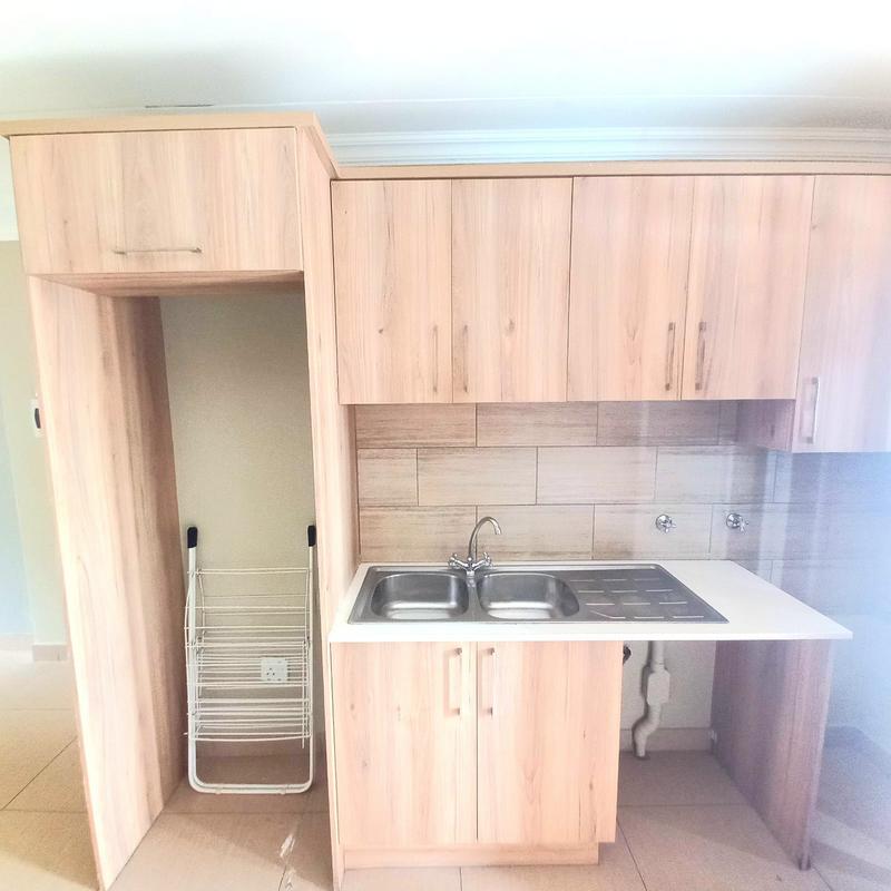 2 Bedroom Property for Sale in Andeon Gauteng