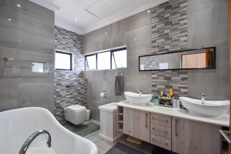 4 Bedroom Property for Sale in Midstream Estate Gauteng