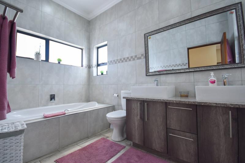 4 Bedroom Property for Sale in Midstream Estate Gauteng