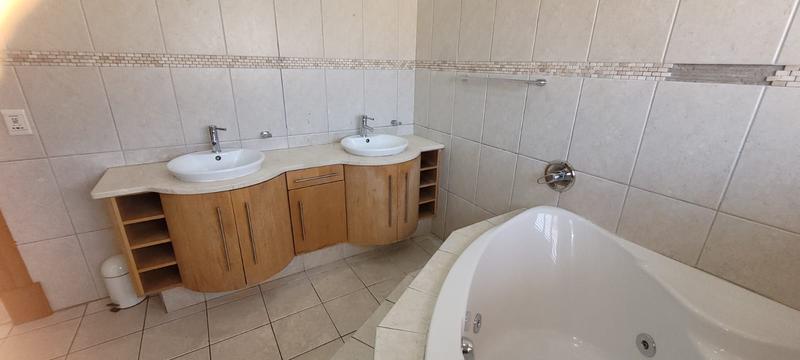 4 Bedroom Property for Sale in New Market Gauteng
