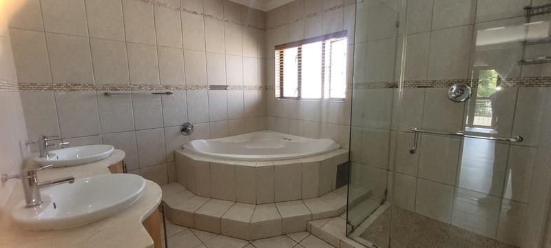 4 Bedroom Property for Sale in New Market Gauteng