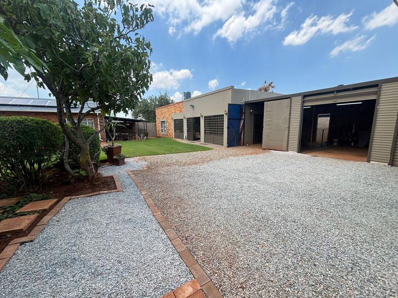 2 Bedroom Property for Sale in Florida Gauteng