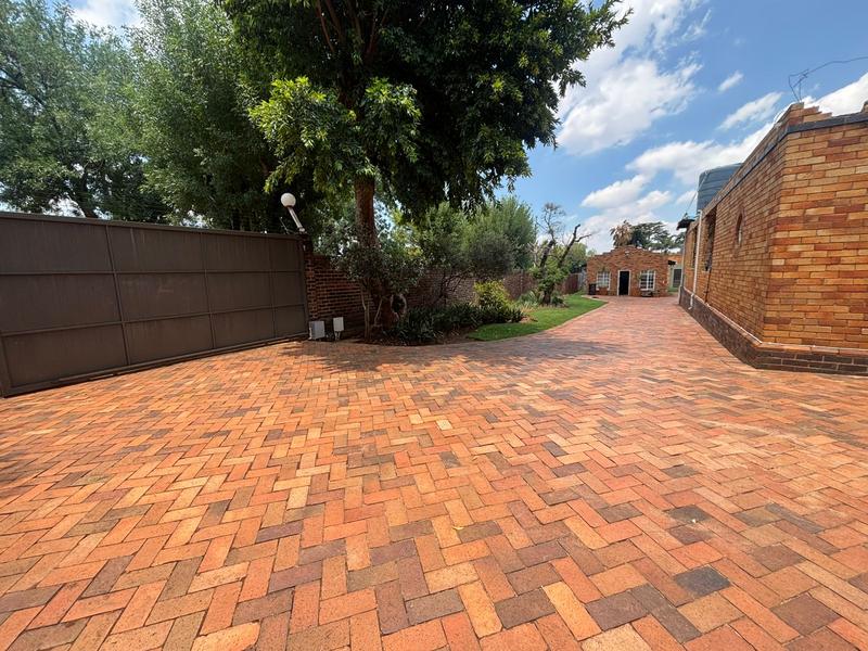 2 Bedroom Property for Sale in Florida Gauteng