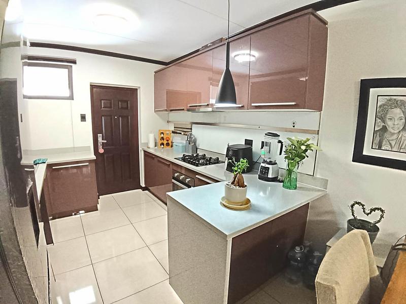 To Let 2 Bedroom Property for Rent in Blue Hills Gauteng