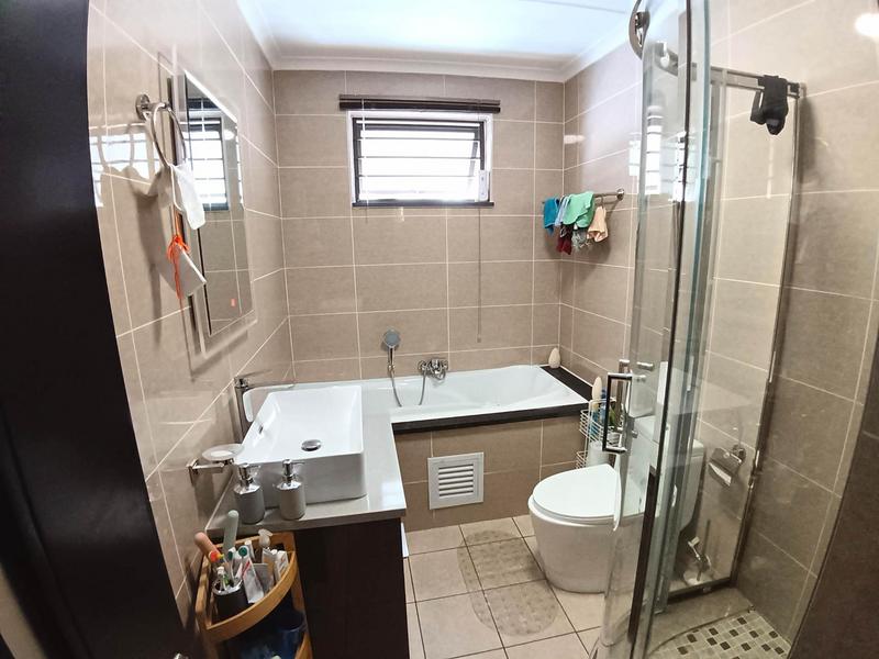 To Let 2 Bedroom Property for Rent in Blue Hills Gauteng