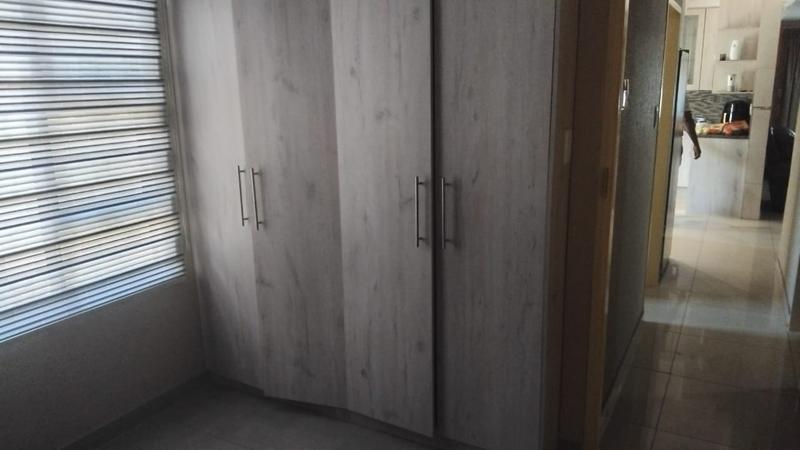 To Let 3 Bedroom Property for Rent in Palm Springs Gauteng