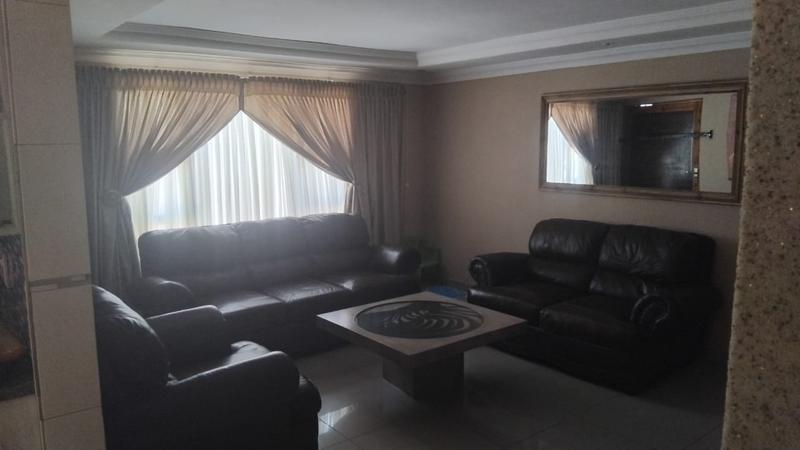 To Let 3 Bedroom Property for Rent in Palm Springs Gauteng