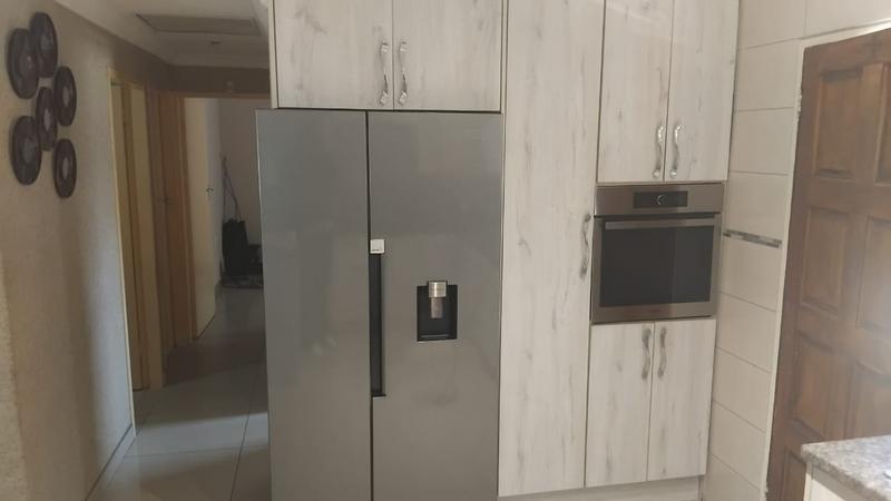 To Let 3 Bedroom Property for Rent in Palm Springs Gauteng