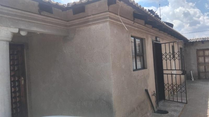 To Let 3 Bedroom Property for Rent in Palm Springs Gauteng