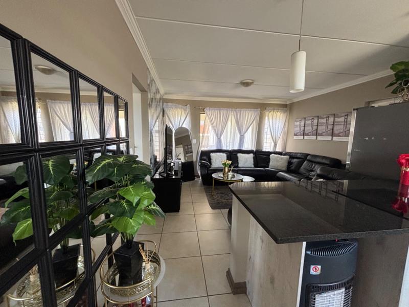 2 Bedroom Property for Sale in Amberfield Gauteng