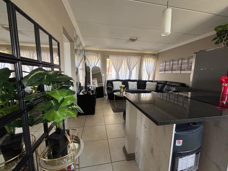 2 Bedroom Property for Sale in Amberfield Gauteng
