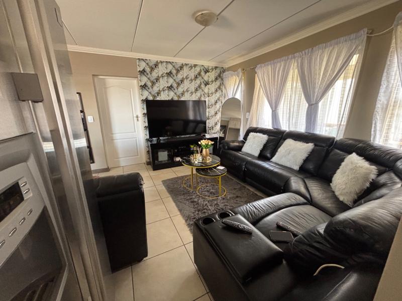 2 Bedroom Property for Sale in Amberfield Gauteng