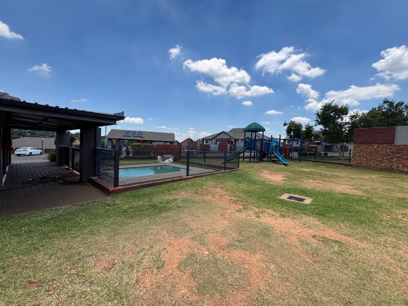 2 Bedroom Property for Sale in Amberfield Gauteng